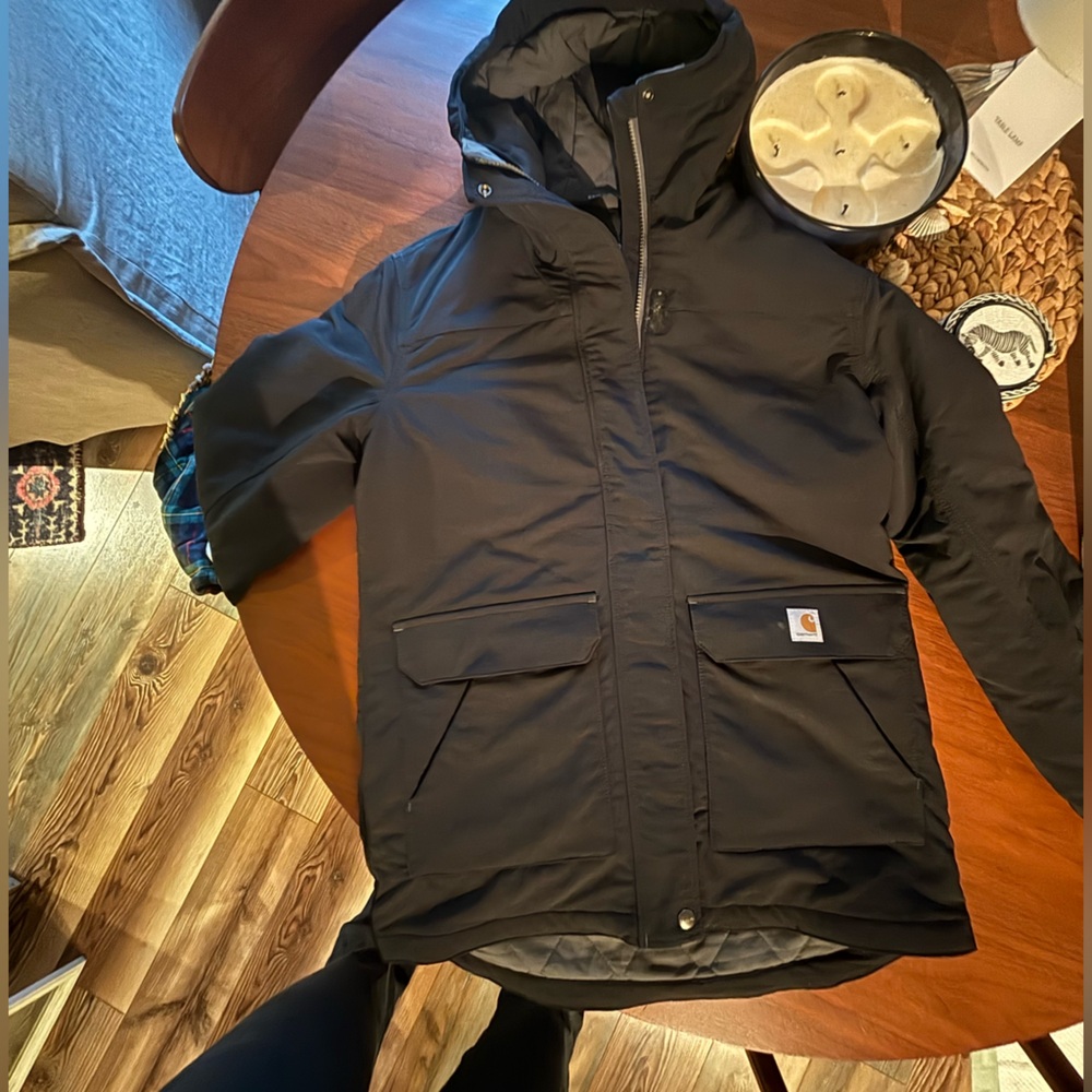 Womens carhartt jacket . Gently  warn in almost perfect condition